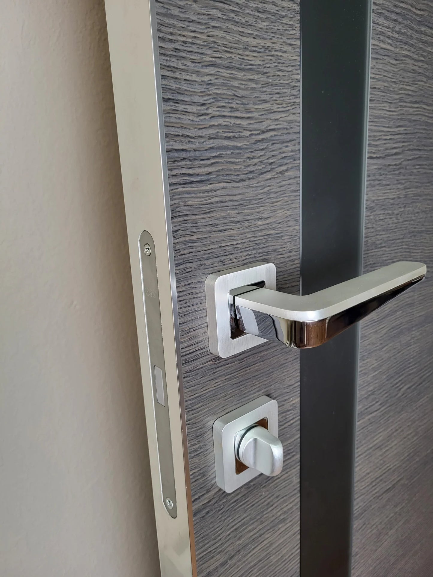 NQ Light - European Door Handle for Magnetic Latch